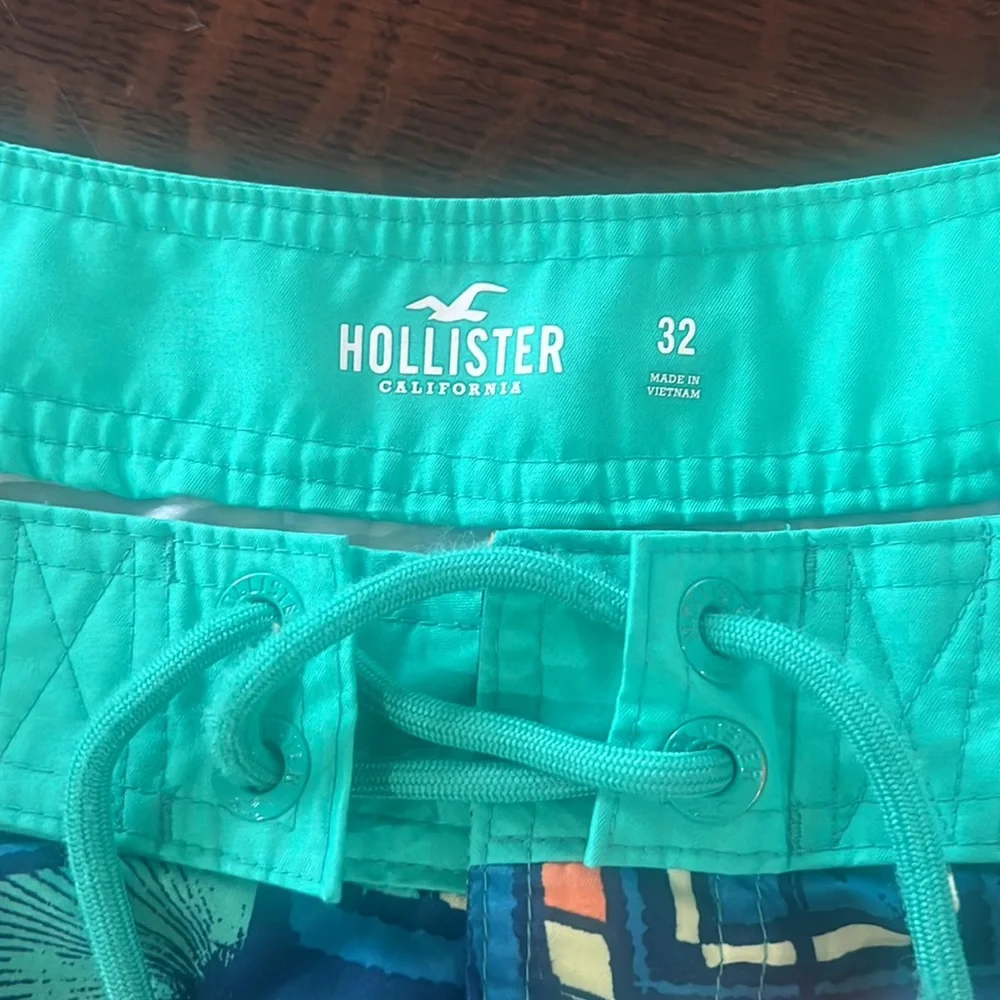 Hollister men’s size